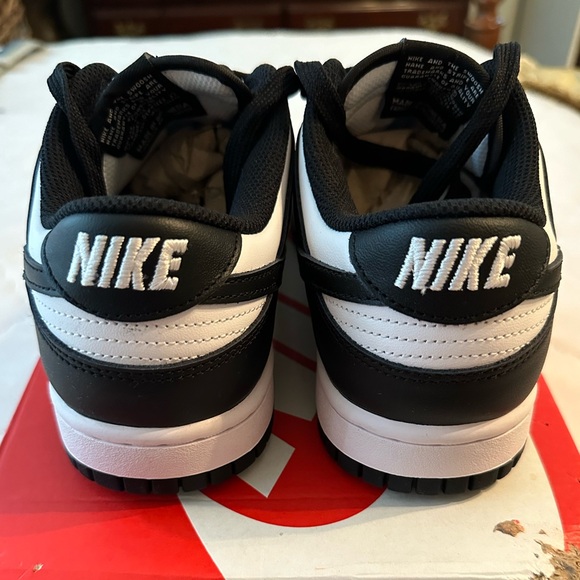 Women’s Nike Dunk Low Black & White Pandas, size 8.5 - Picture 8 of 16